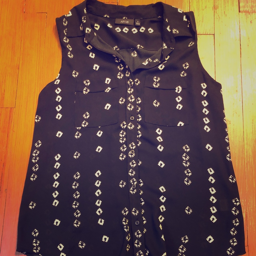 Apt 9 sleeveless button down top